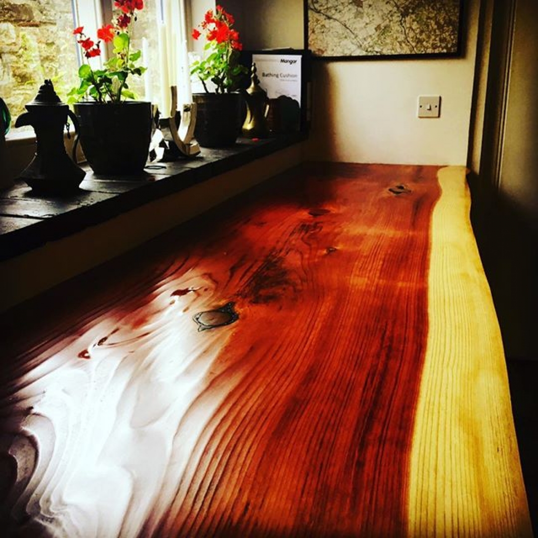Here’s a worktop made from the redwood in yesterday’s milling pics. #granberginternational #chainsawmill #designer #interiordesign #arborist #stihl #woodpreneur